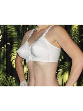Vintage White Exquisite Form Bullet Bra 38 B front closure pinup retro pointy
